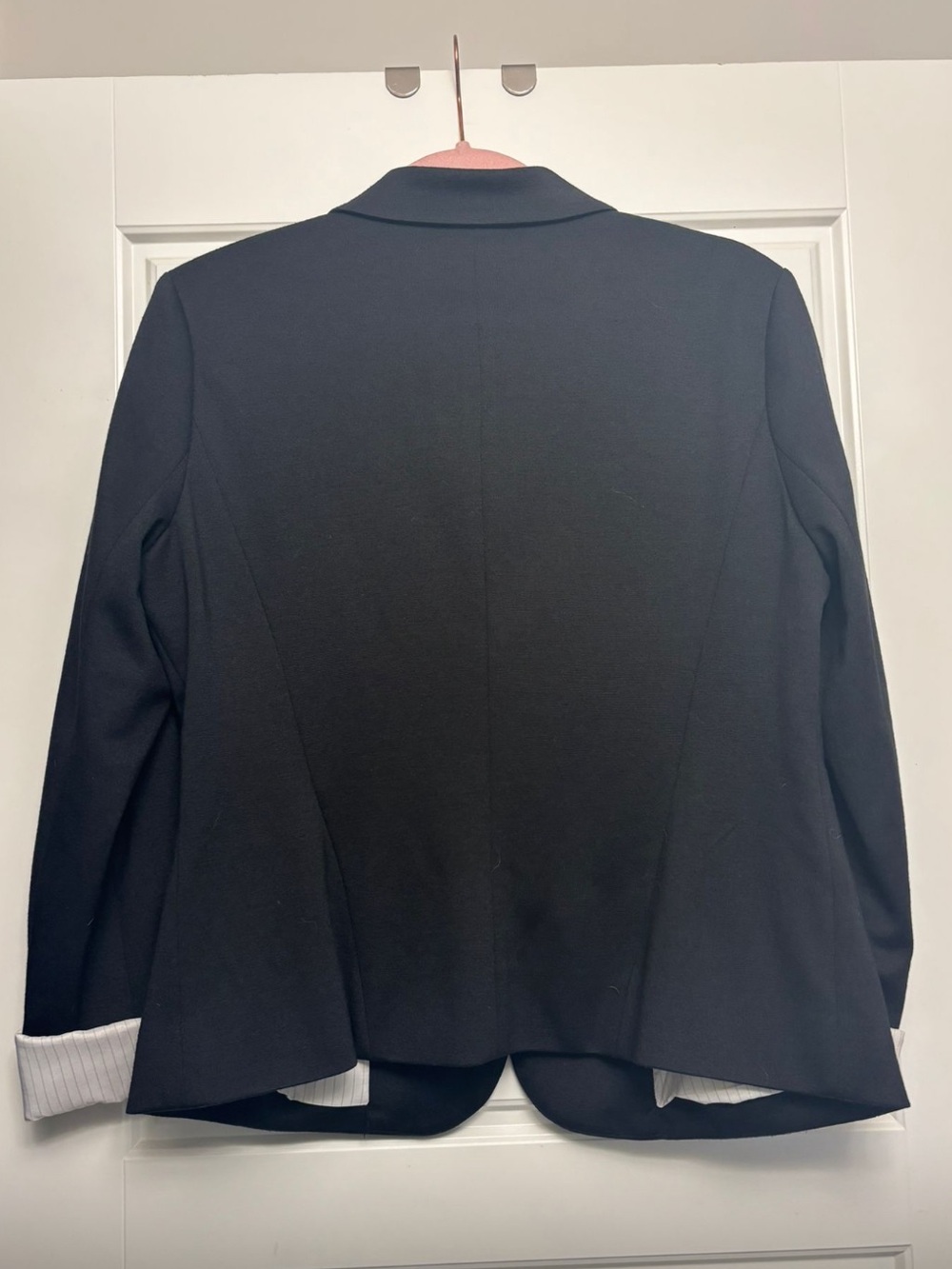 chic Black Single-Button Blazer with Striped Lining - Picture 2 of 5